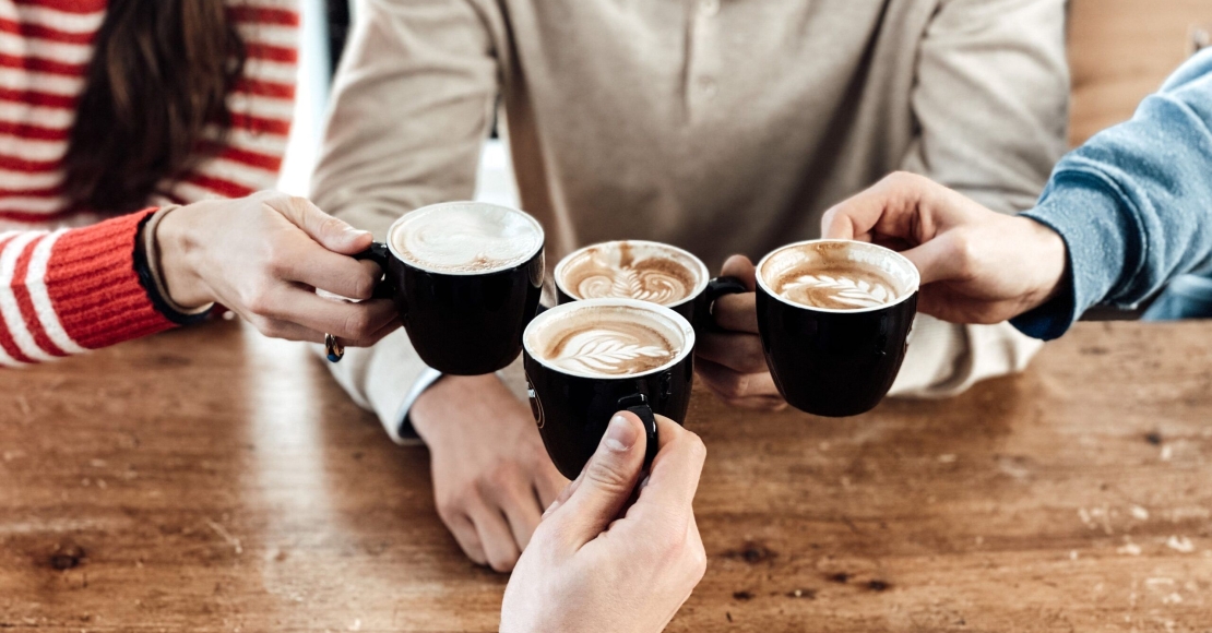 Un caffè con giovani baristi speciali
